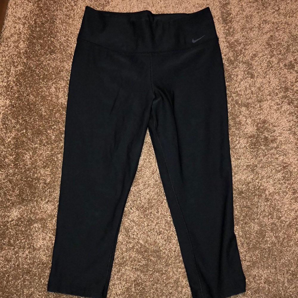 Nike workout capri pants